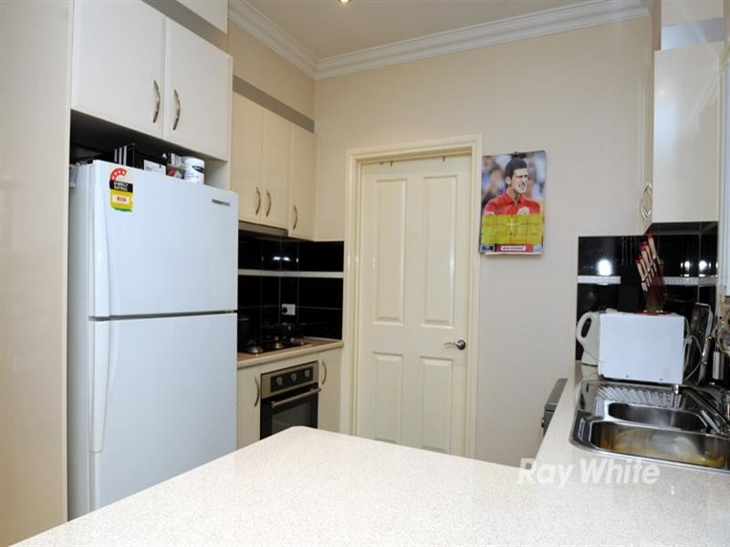 2/21 Birdwood Avenue, Dandenong VIC 3175