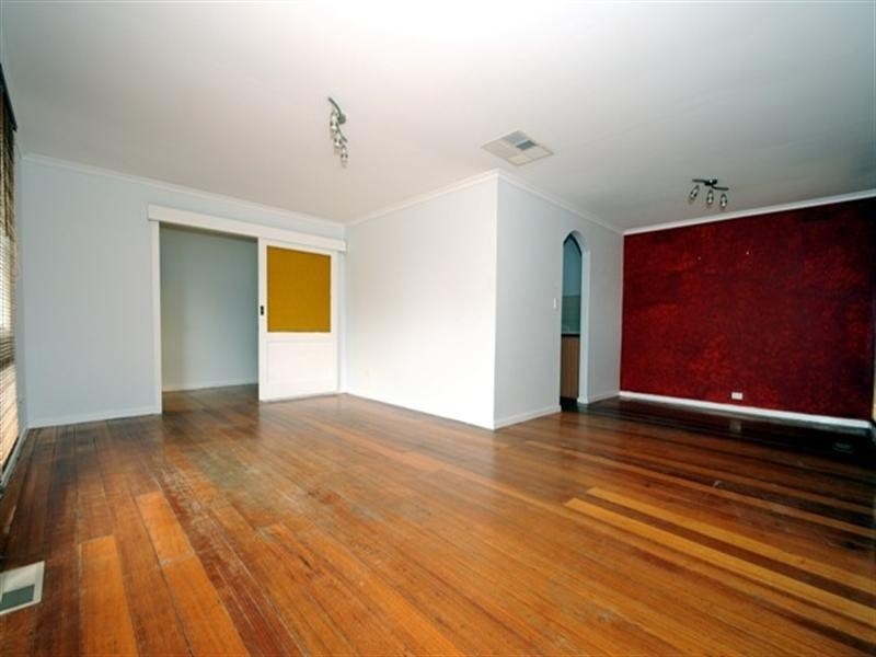 8 Fay Court, Noble Park VIC 3174