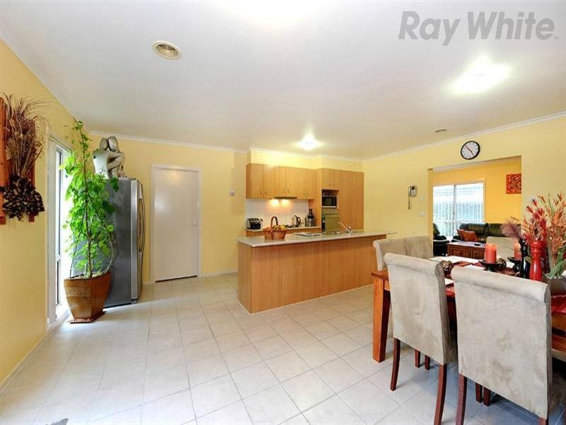 2/100 Kelvinside Road, Noble Park VIC 3174