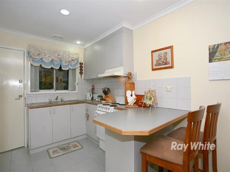 2/5 Carroll Avenue, Dandenong VIC 3175