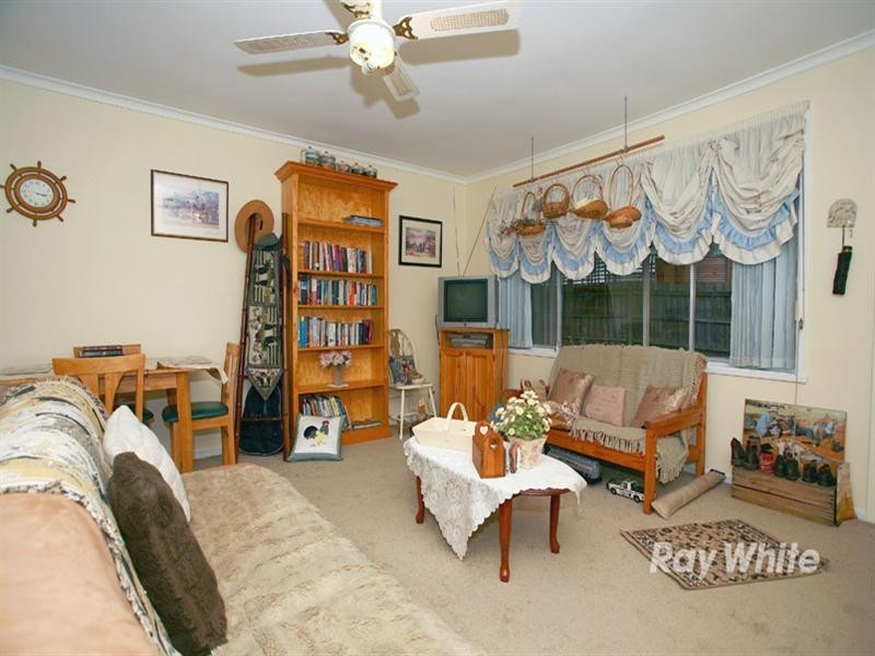 2/5 Carroll Avenue, Dandenong VIC 3175