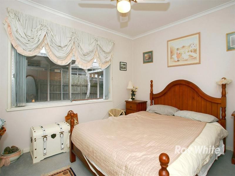 2/5 Carroll Avenue, Dandenong VIC 3175