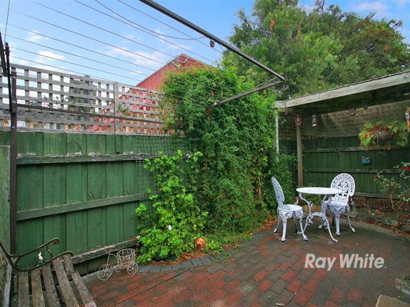 2/5 Carroll Avenue, Dandenong VIC 3175