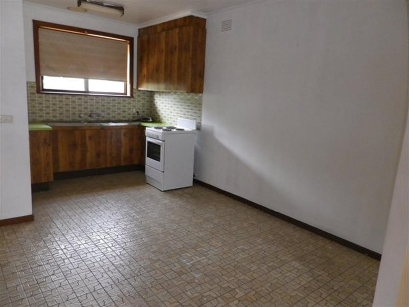 2/28 De Villers Drive, Dandenong VIC 3175