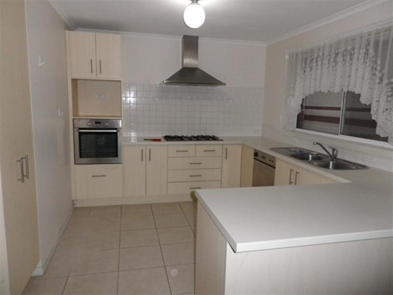 18 Wisteria Place, Springvale South VIC 3172