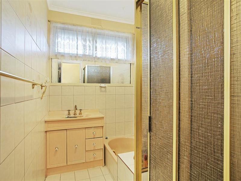 10 Wallarano Drive, Noble Park VIC 3174