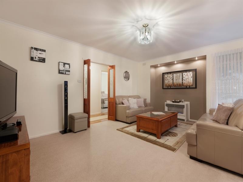 27 College Crescent, Keysborough VIC 3173