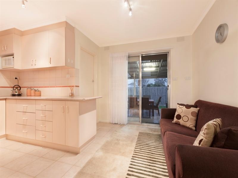 27 College Crescent, Keysborough VIC 3173