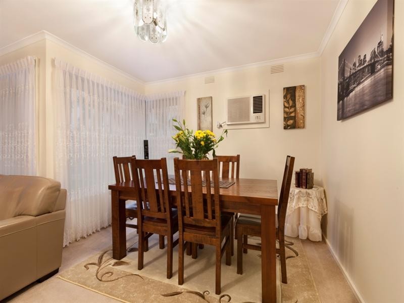 27 College Crescent, Keysborough VIC 3173