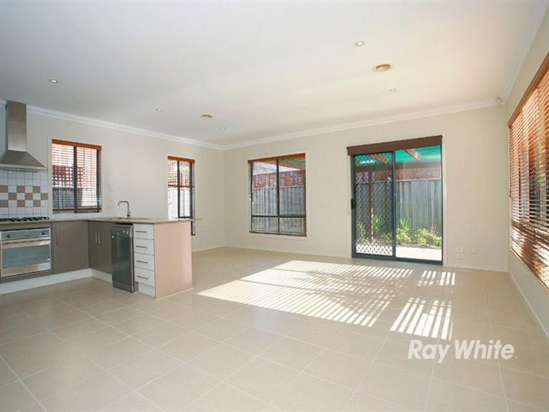 2/137 Keylana Drive, Keysborough VIC 3173