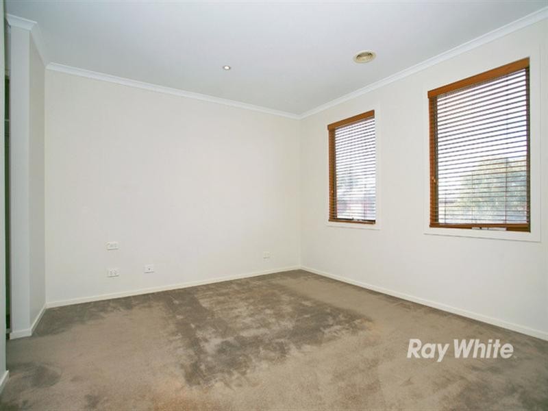 2/137 Keylana Drive, Keysborough VIC 3173