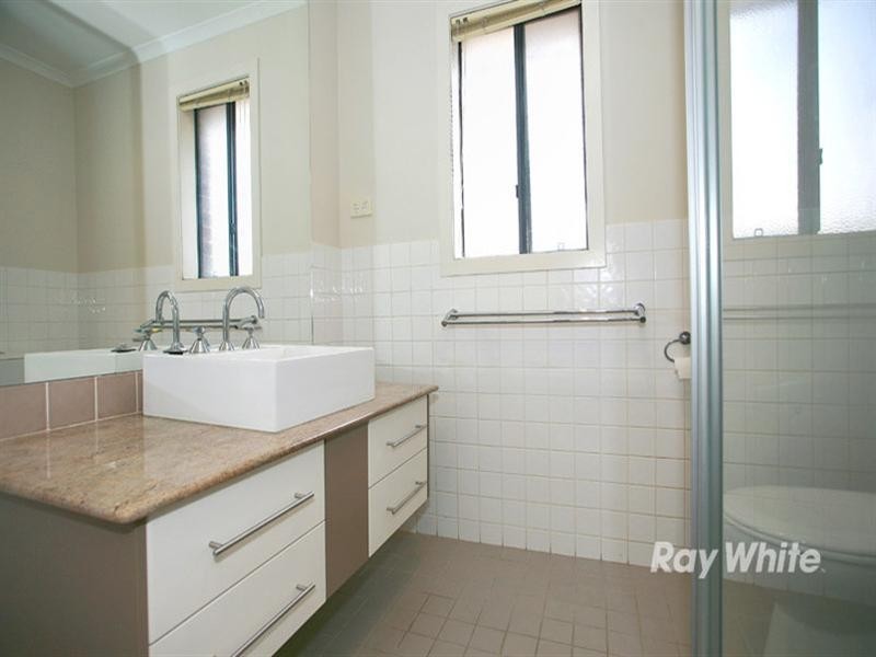 2/137 Keylana Drive, Keysborough VIC 3173