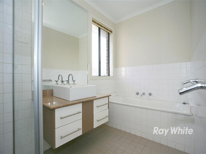 2/137 Keylana Drive, Keysborough VIC 3173