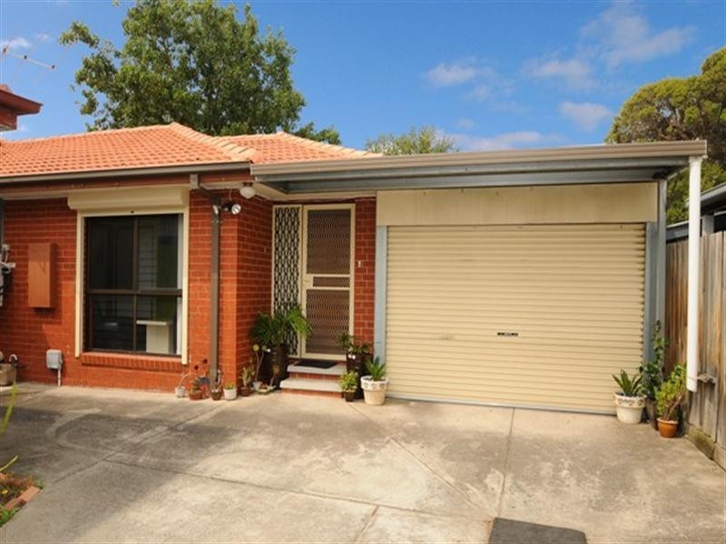 2/10 dodds Street, Springvale VIC 3171