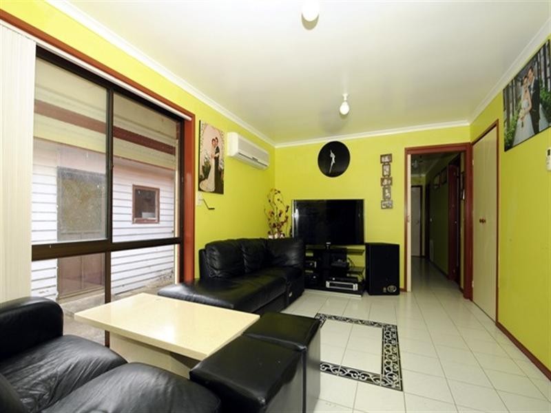 2/10 dodds Street, Springvale VIC 3171