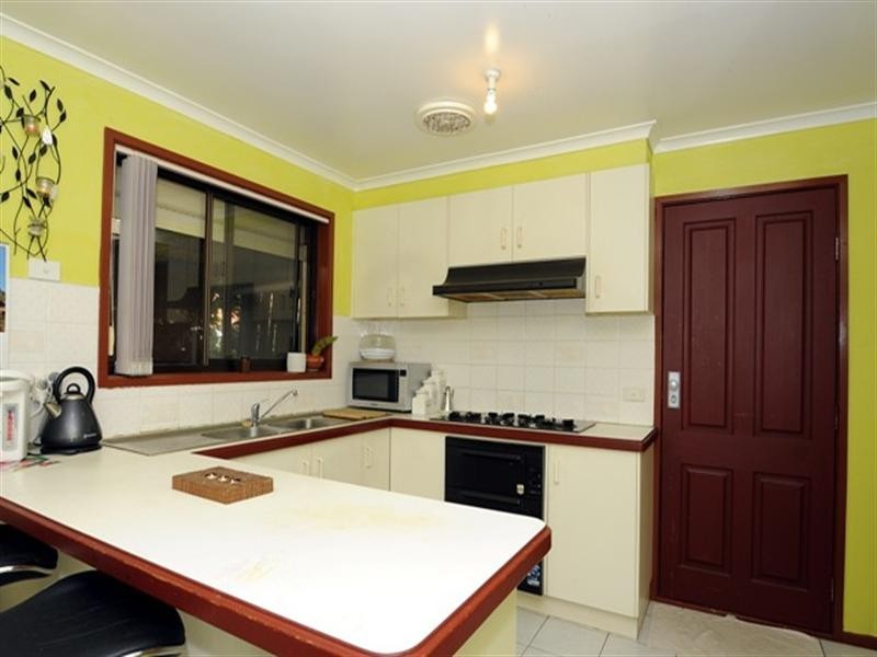 2/10 dodds Street, Springvale VIC 3171