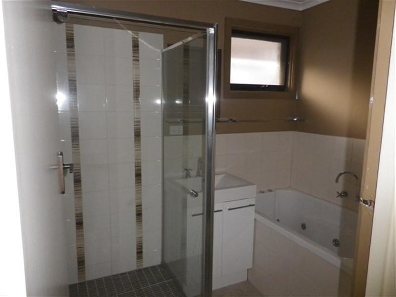 4/11 Kendra Place, Keysborough VIC 3173