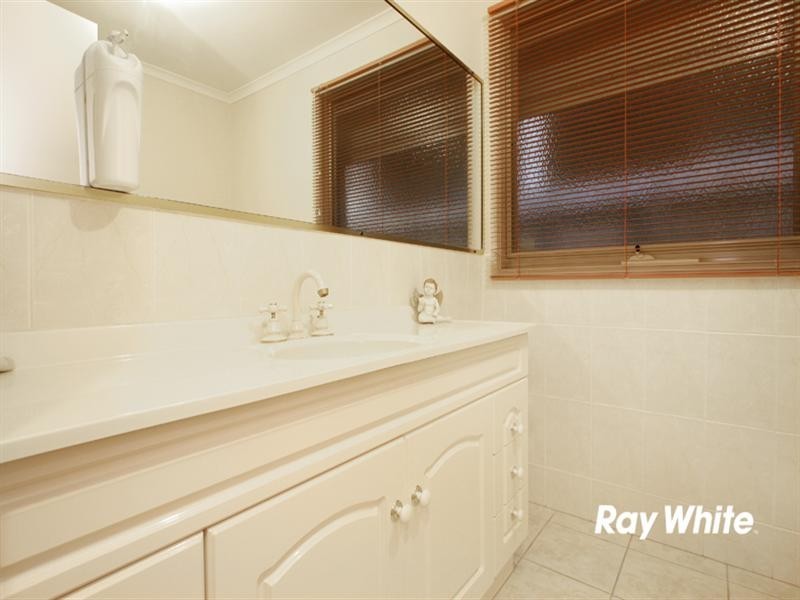 5 Oxenford Rise, Narre Warren South VIC 3805