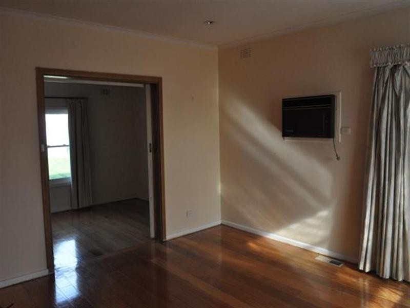 16 Vincent Crescent, Noble Park VIC 3174