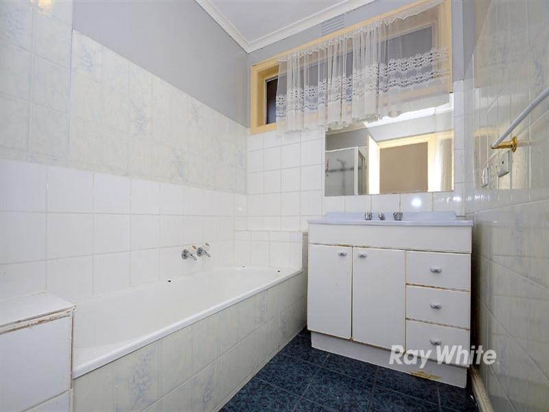 39 First Avenue, Dandenong North VIC 3175