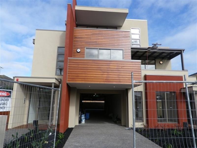 5/4 Gwenda Street, Dandenong VIC 3175