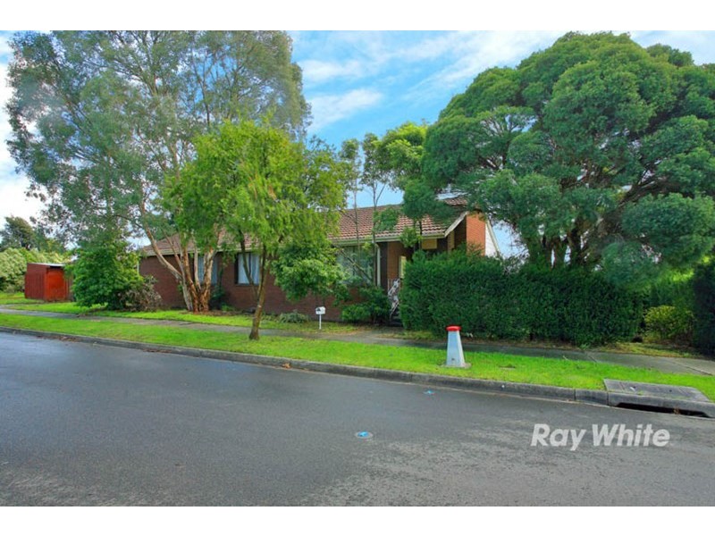 9 Spinosa Close, Endeavour Hills VIC 3802