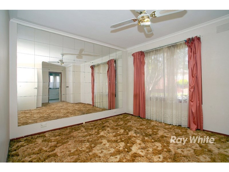 9 Spinosa Close, Endeavour Hills VIC 3802