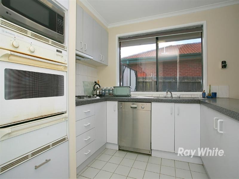 10 Dewpoint Crescent, Hampton Park VIC 3976