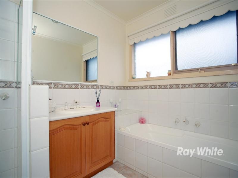 6 Jason Court, Noble Park VIC 3174