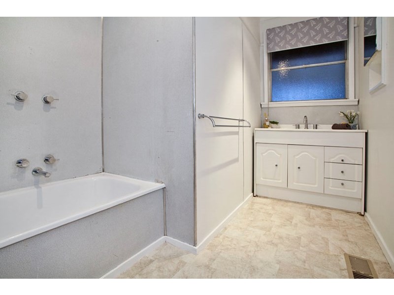 3 Booth Crescent, Dandenong North VIC 3175