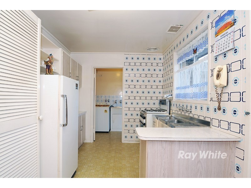 15 Mulgoa Avenue, Dandenong North VIC 3175