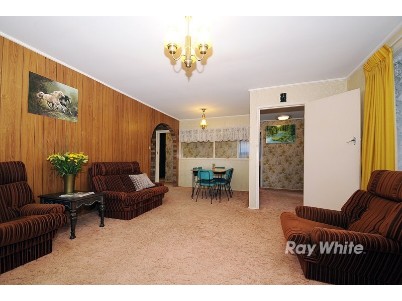 15 Mulgoa Avenue, Dandenong North VIC 3175