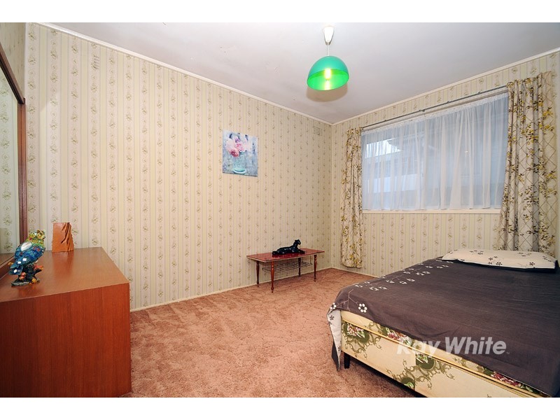 15 Mulgoa Avenue, Dandenong North VIC 3175