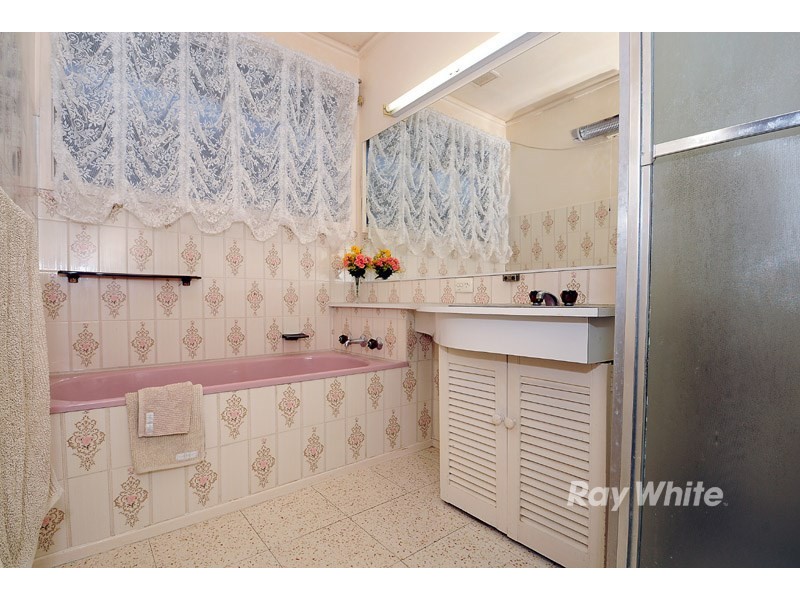 15 Mulgoa Avenue, Dandenong North VIC 3175