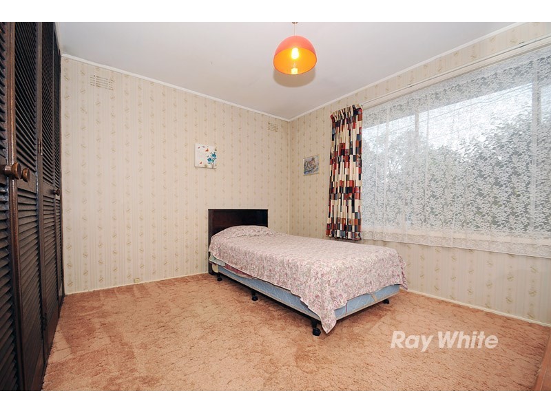 15 Mulgoa Avenue, Dandenong North VIC 3175