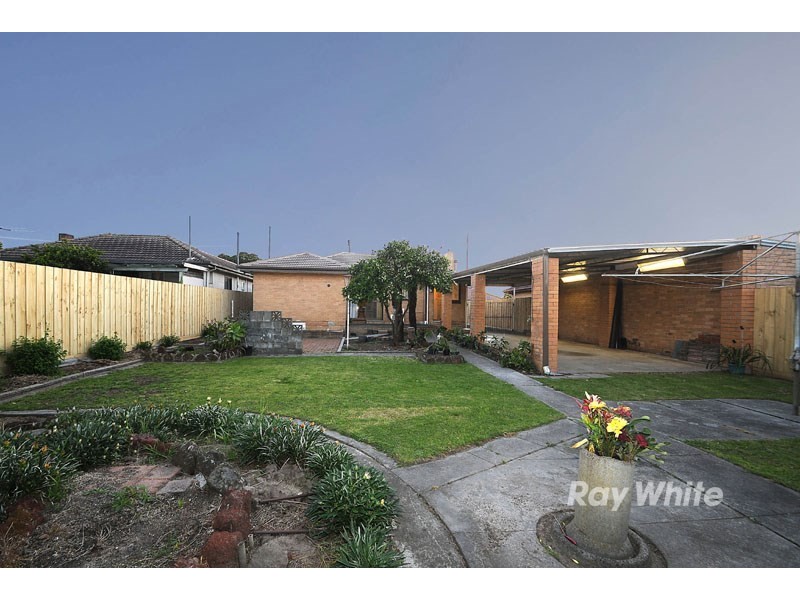 15 Mulgoa Avenue, Dandenong North VIC 3175