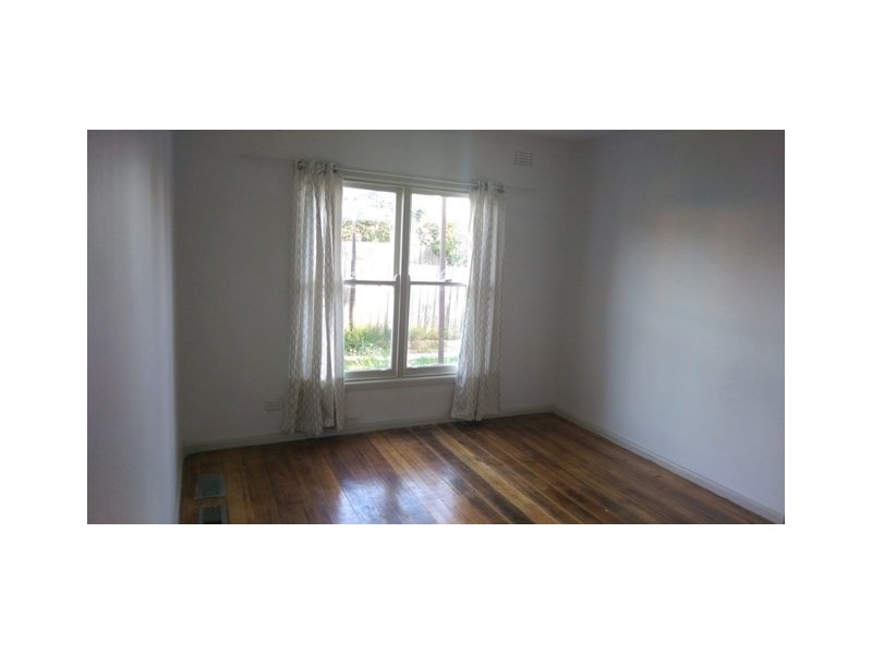 8 Reark Avenue, Noble Park VIC 3174