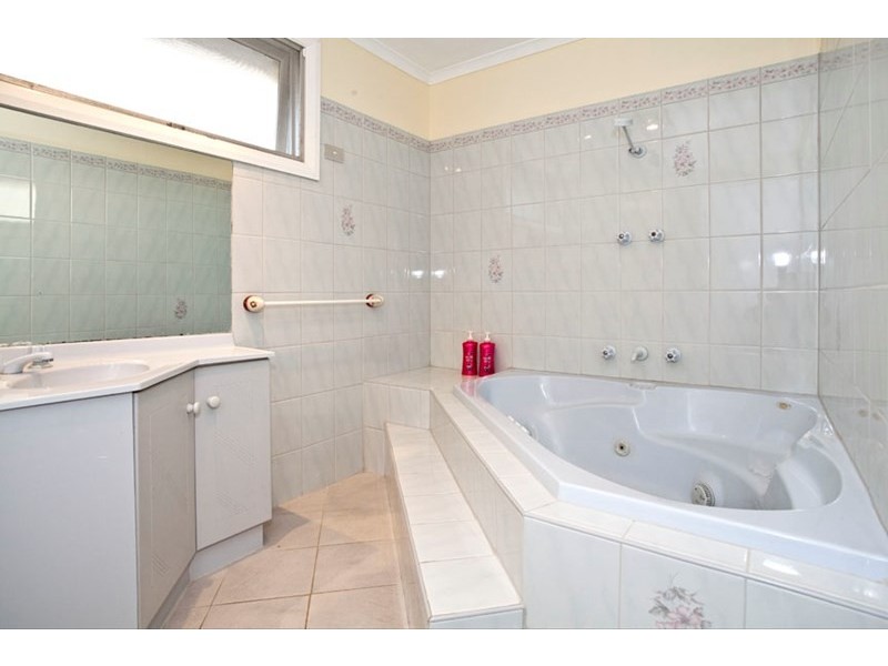 5 Parramatta Crescent, Noble Park VIC 3174