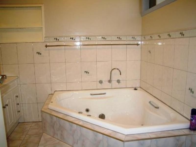 25 Taranto Drive, Noble Park VIC 3174