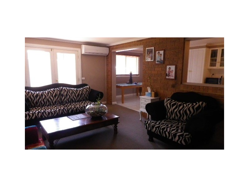 20 Burchall Grove, Dandenong North VIC 3175