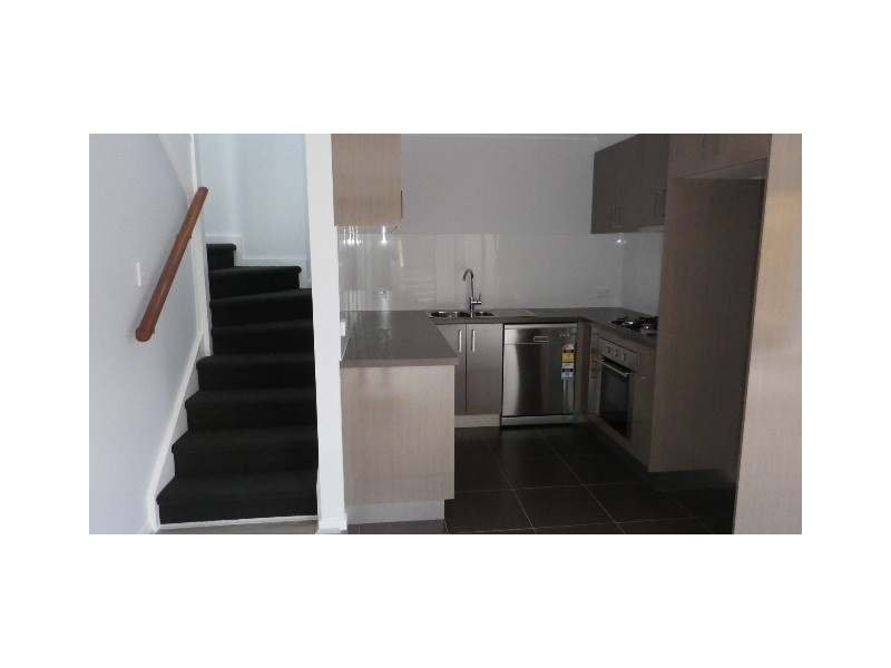 2/14 Marie Street, Doveton VIC 3177