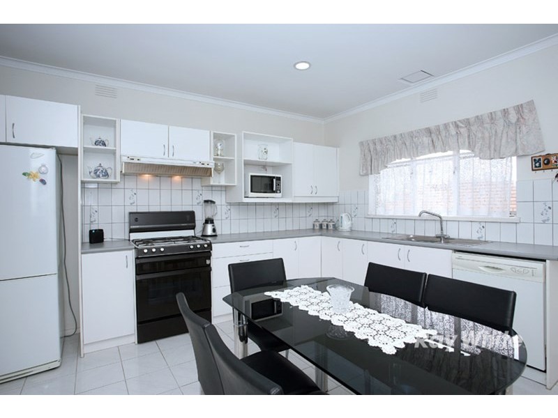 7 Peter Court, Dandenong VIC 3175