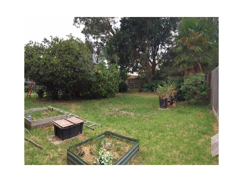 11 Koonalda Grove, Dandenong North VIC 3175