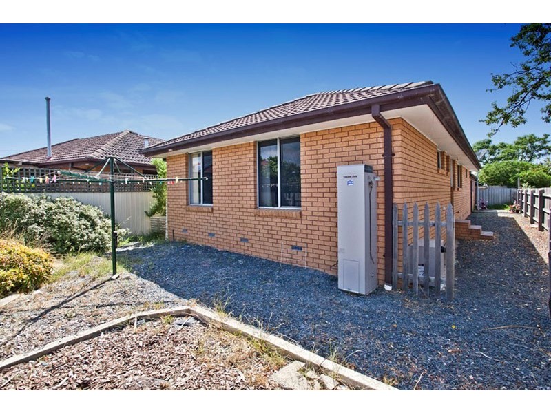 2/6 Kiandra Close, Noble Park VIC 3174