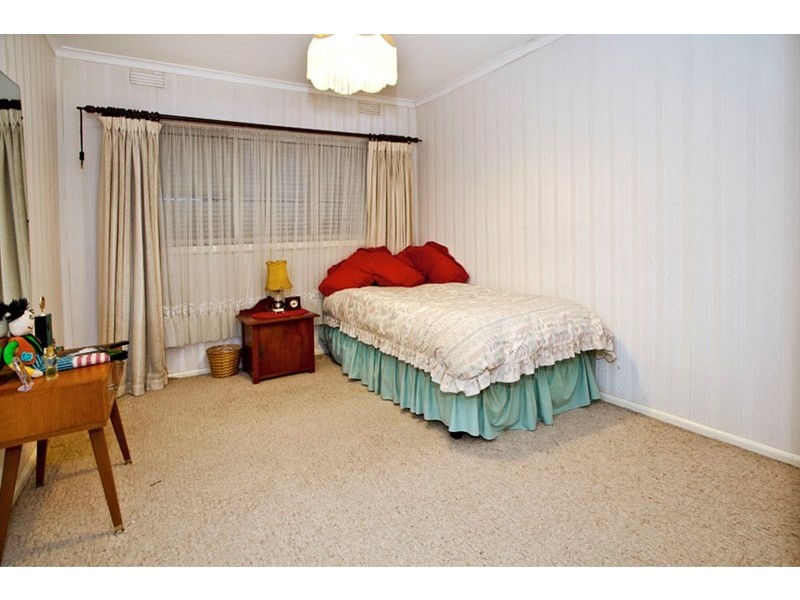 19 Mulgoa Avenue, Dandenong North VIC 3175