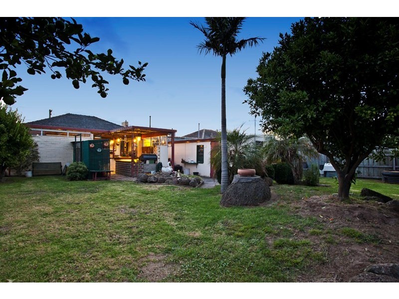 19 Mulgoa Avenue, Dandenong North VIC 3175