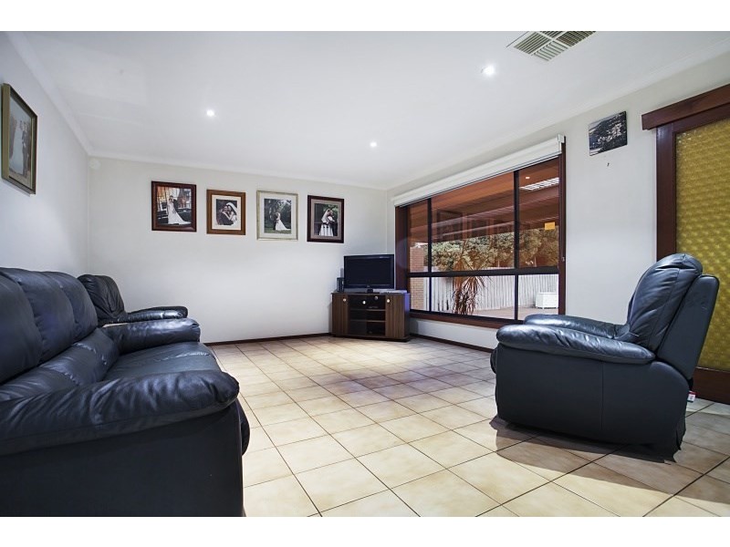 365 Cheltenham Road, Keysborough VIC 3173