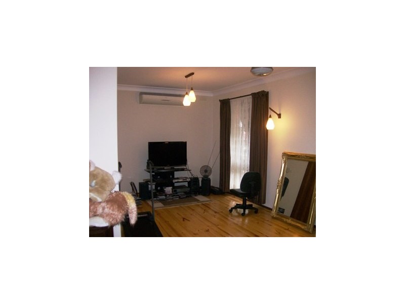 32 Lawrence Crescent, Noble Park North VIC 3174