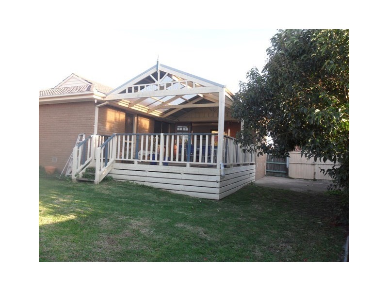 9 Eagle Drive, Noble Park North VIC 3174