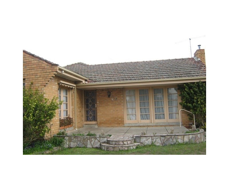 8 Grace Avenue, Dandenong VIC 3175